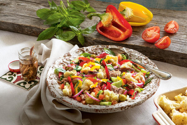 Рецепты от Юлии Высоцкой: летний салат, медальоны из телятины с тимьяном и мятное мороженое