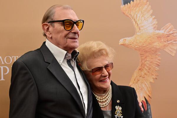 Никогда не поздно: 90-летняя Светлана Дружинина блеснула пляжными кадрами 