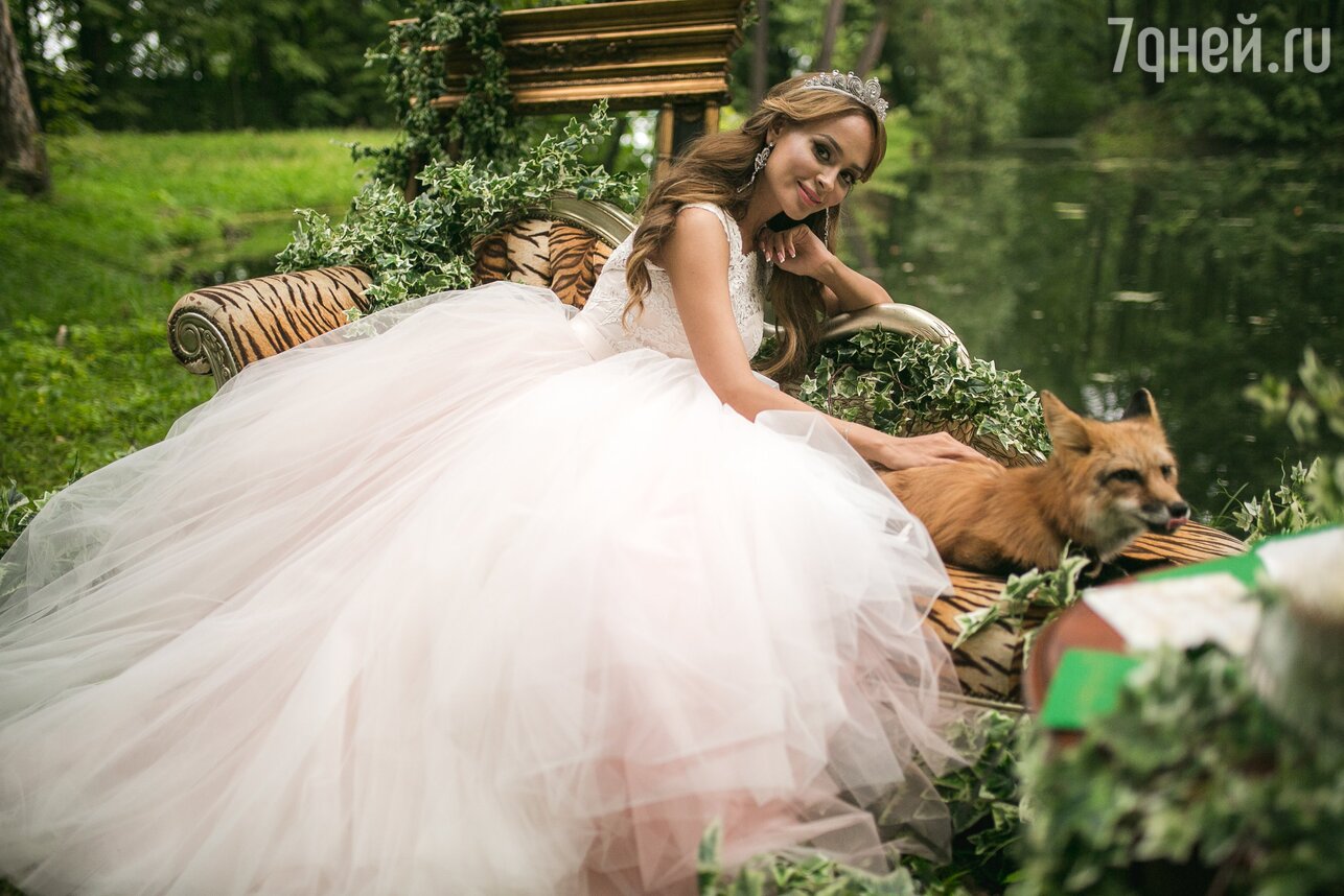 Анна Калашникова в свадебном платье