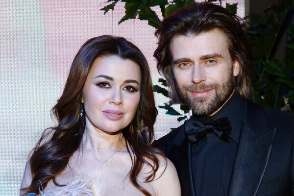 Чернышев живет не один: кто заменил мать 7-летней дочке Заворотнюк