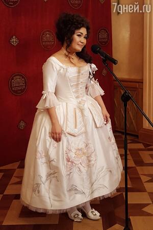 Хулькар Сабирова (Розина) на пресс-конференции