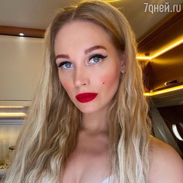 Кристина Асмус Кристина Асмус