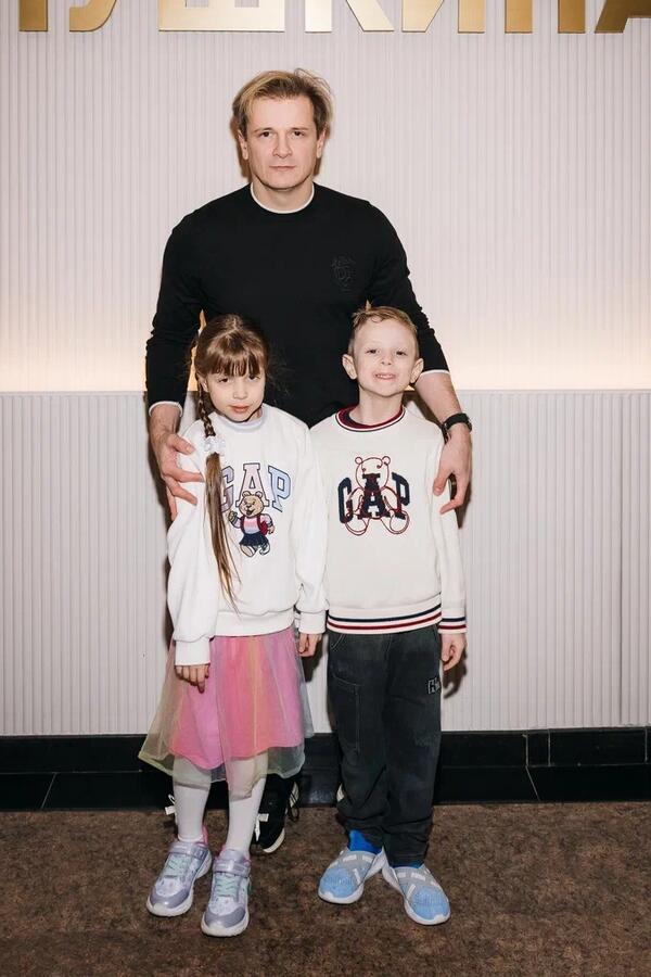 Глеб Матвейчук с детьми фото