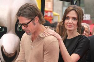 Анджелина Джоли намерена быстро «расправиться» с Питтом