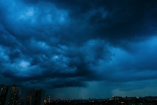 Город дождей: климатолог объяснил, что происходит с погодой в июне 2024