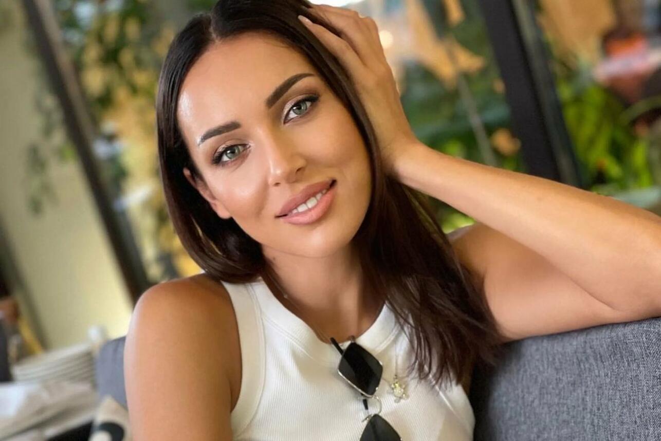 86 РЎРЅРѕРІР° РЅРµРІРµСЃС‚Р°: РїРµРІРёС†Р° РђР»СЃСѓ РЅР°РґРµР»Р° СЃРІР°РґРµР±РЅРѕРµ РїР»Р°С‚СЊРµ Рё СЃРґРµР»Р°Р»Р° Р·Р°СЏРІР»РµРЅРёРµ