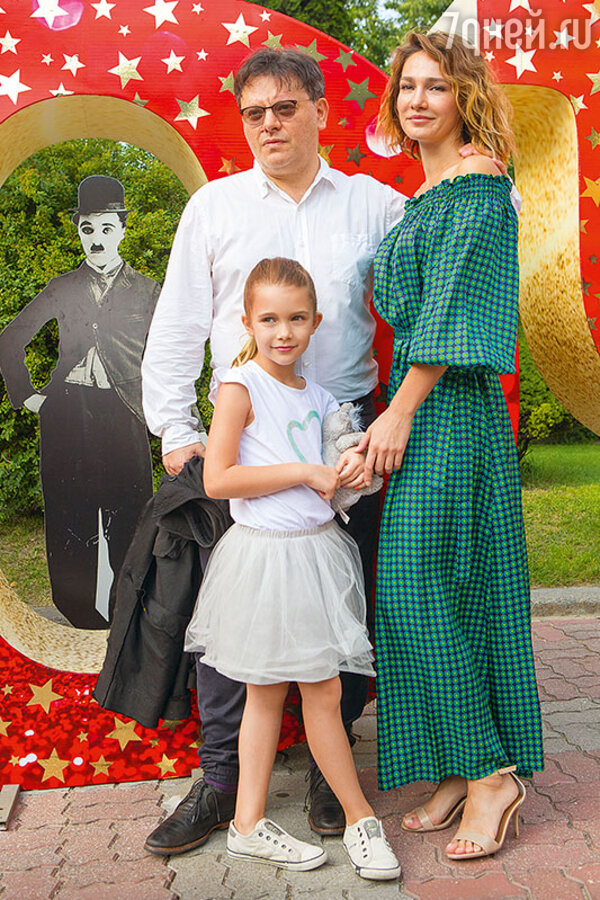 Евгения Брик с мужем Валерием Тодоровским и&nbsp;дочкой Зоей