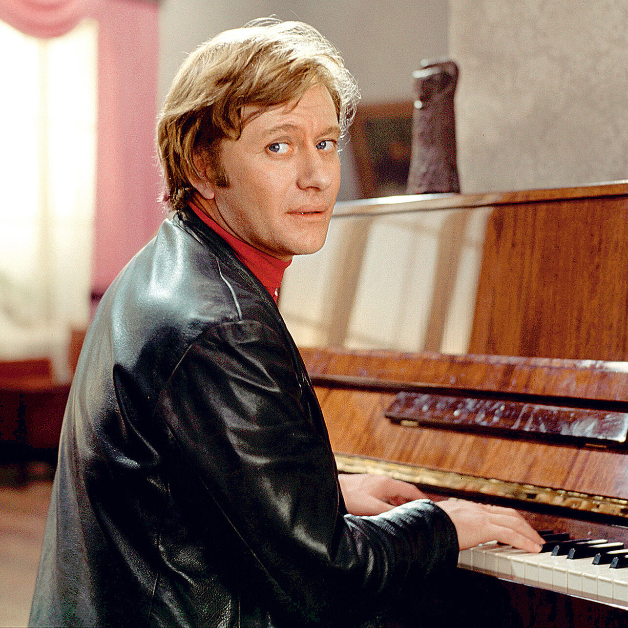 Андрей Миронов