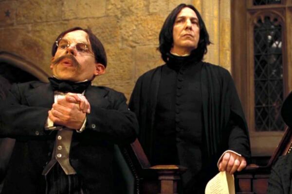 Уорвик Дэвис снова сыграет профессора Флитвика в сериале по «Гарри Поттеру»