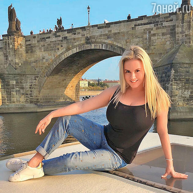 Анна Семенович 