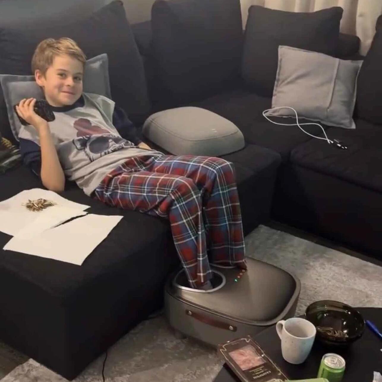 90 «Футбол, массаж и семки»: Лазарев раскрыл «пацанские» увлечения 11-летнего сына