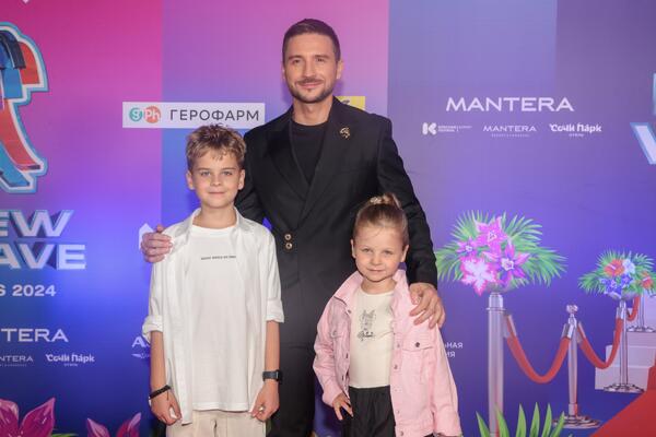 «Футбол, массаж и семки»: Лазарев раскрыл «пацанские» увлечения 11-летнего сына 