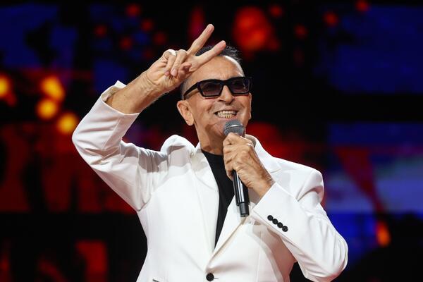 «Упустили сенсацию»: Александр Буйнов отреагировал на слухи о его измене