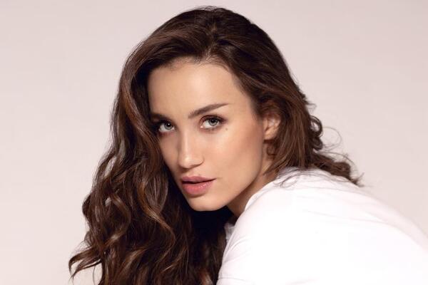 Исхудавшая Виктория Дайнеко обнажила грудь в свой день рождения