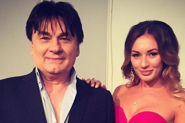 У Александра Серова родился внук