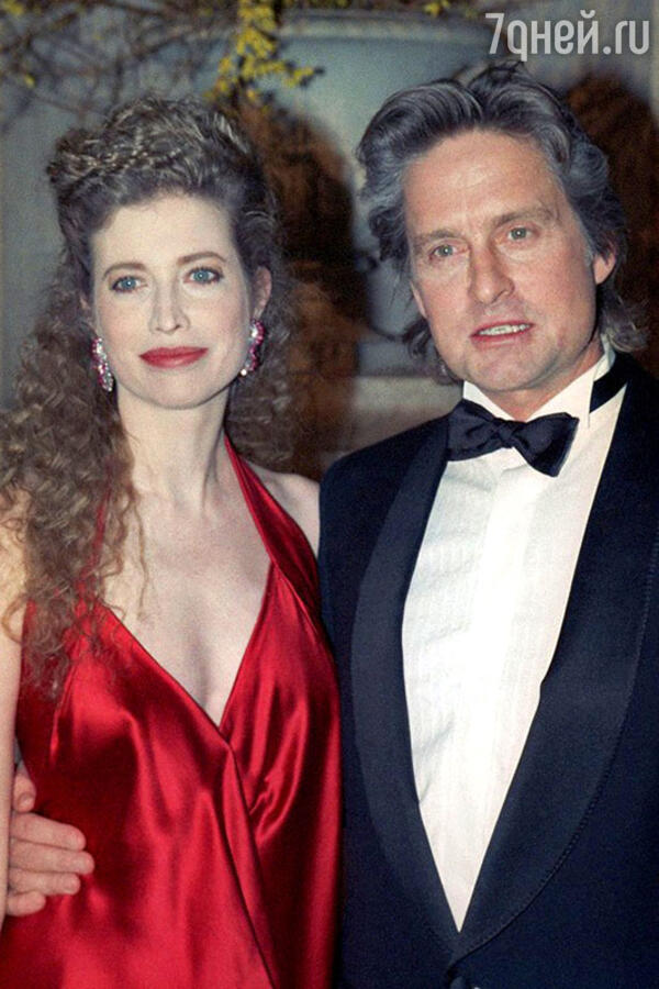 Переломным моментом в браке Майкла Дугласа и Диандры Люкер стал выход фильма «Основной инстинкт» в 1992 году