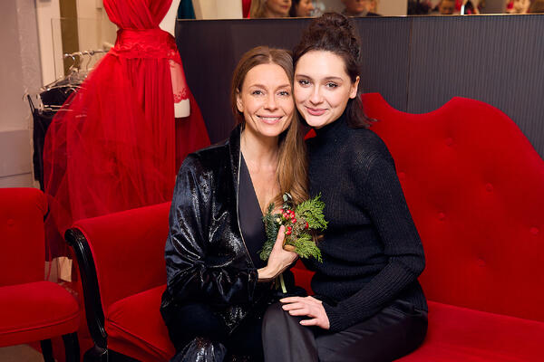 Дочь Кончаловского и Толкалиной закрутила новый роман — нашла режиссера вместо бизнесмена