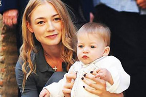 Оксана Акиньшина показала фото с крестин сына