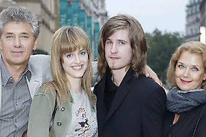 Звезды, которые воспитывают приемных детей