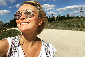 Елена Великанова показала, как выглядит «тяжелый дачный гламур»